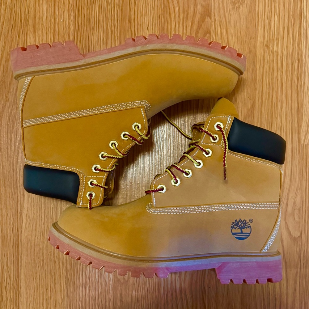 Timberland Classic 6inch Tan Boots with Black Collar